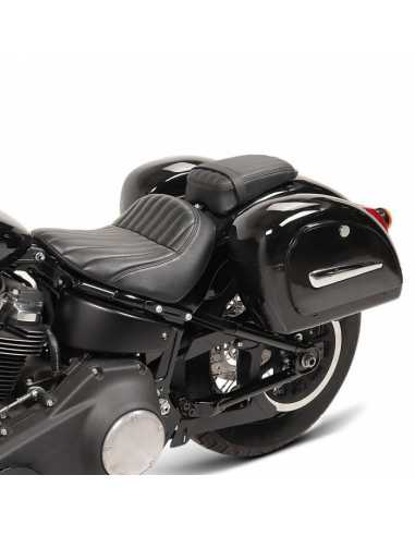 Baúl trasero rígido para moto custom.