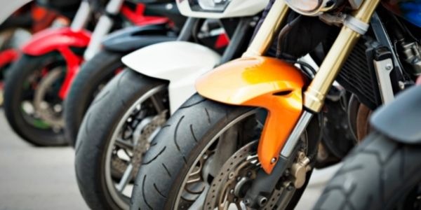 Consejos para conducir tu moto en la ciudad de forma segura